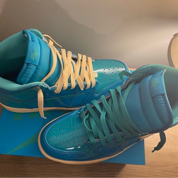 Kool Kia’s size 12 I’m willing tog to negotiate the price - Picture 5 of 9